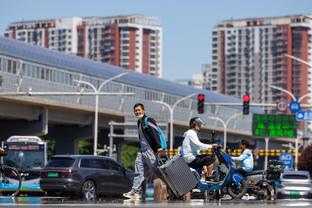 背靠背战黄蜂☀️太阳首发：布克、比尔、阿伦、杜兰特、努尔基奇